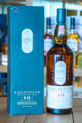 Lagavulin 16 year old whisky Front